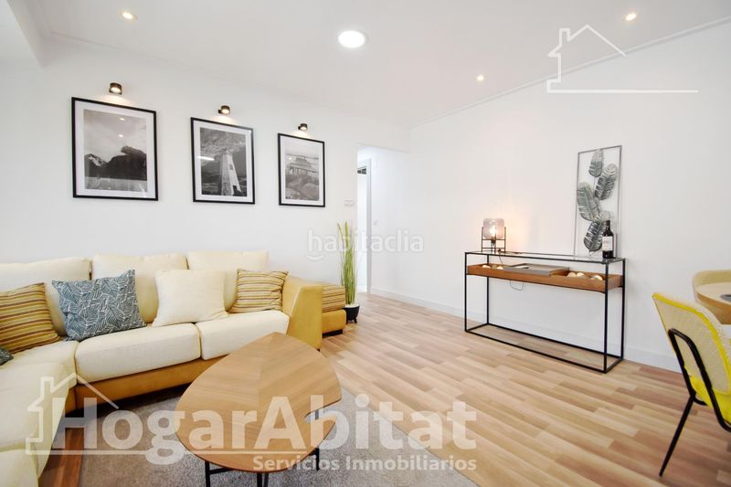 Foto bf521681-a552-4aa2-8884-a565f0022412. Pis a pueblo de Cullera Cullera