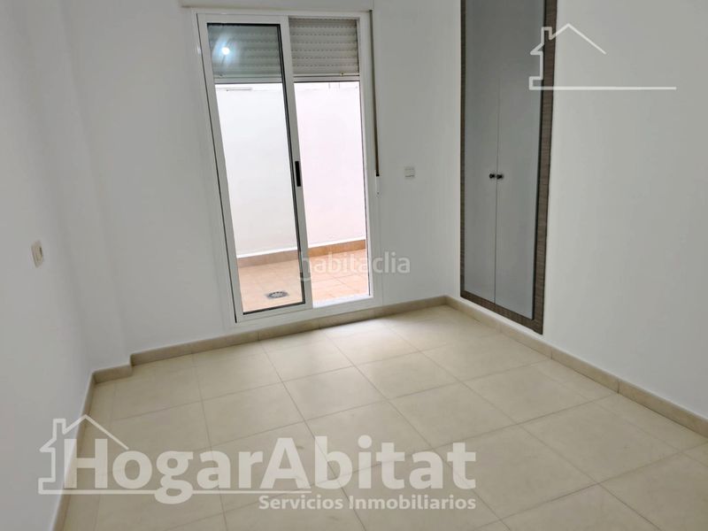 Foto a5b8b2a9-3f6b-4030-8fba-c813b51125dc. Pis a playa puerto de Sagunto Sagunt