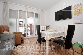 Casa  Calle cisneros. Casa reformada con dos terrazas en el centro