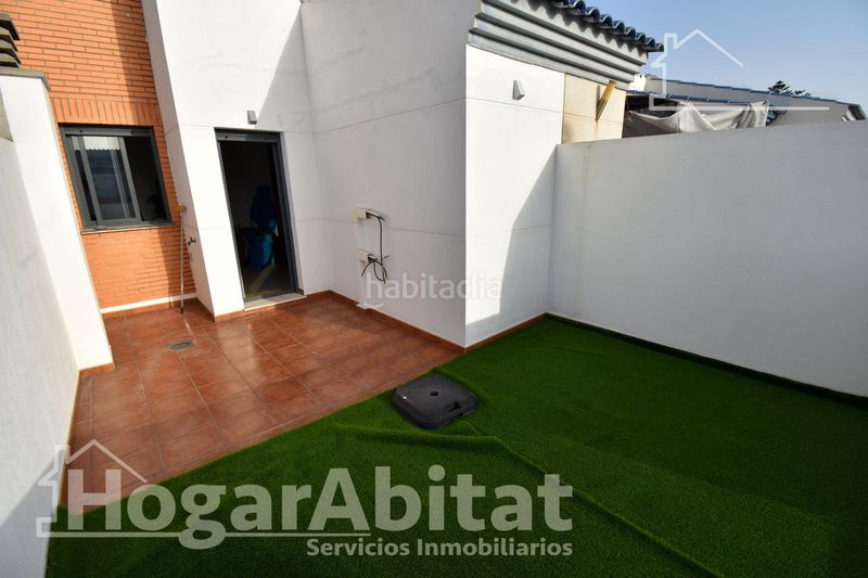 Foto 0a975bdf-6d67-42f9-9ebd-9d2b338f2dd0. Casa adossada amb aparcament piscina a Playa-Ben Afeli Almazora / Almassora