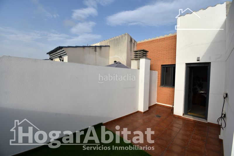 Foto 1403b2a9-2d67-4a2c-af7a-18a99c76fc05. Casa adossada amb aparcament piscina a Playa-Ben Afeli Almazora / Almassora