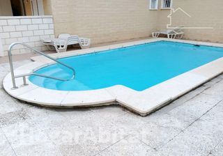 Reihenhaus  Calle llocnou de sant jeroni. Adosado con piscina, garaje y dos terrazas cerca de la playa