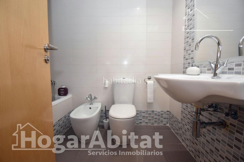 Foto 5288dd80-2054-4bb2-b539-4bb52173cd6a. Pis amb aparcament piscina a Centro Almazora / Almassora