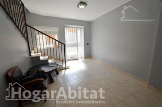 Casa adossada  Calle benimagrell. Magnífico adosado! amplio y luminoso con terraza y trastero