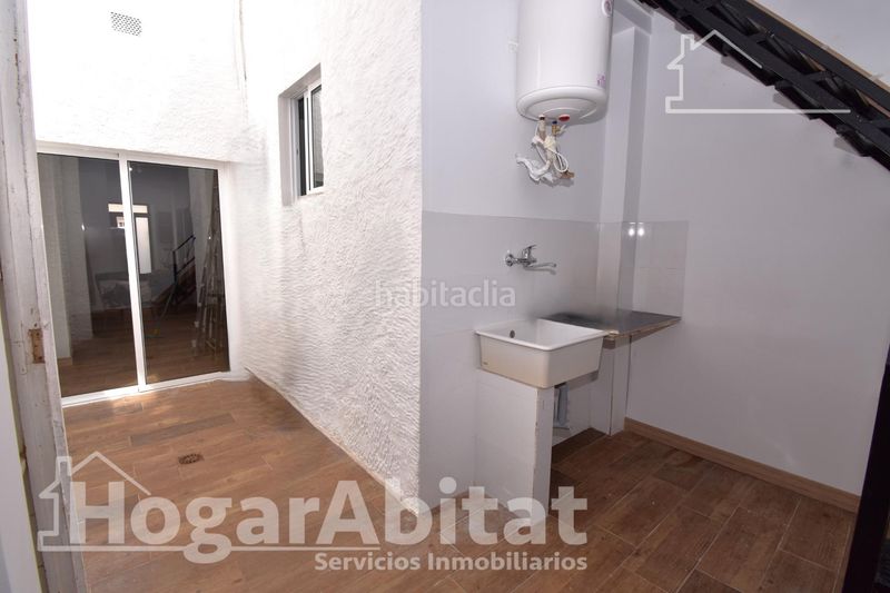 Foto 6250c321-e173-43e3-a002-db61b3852836. Casa amb calefacció a Catarroja