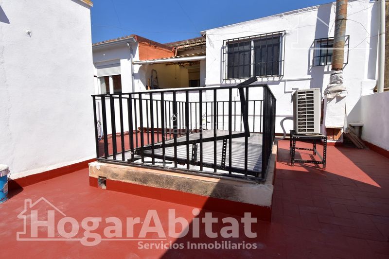 Foto f5a5b4bc-ceaa-49a6-a5e8-d7dc6ada60bf. Casa amb calefacció a Catarroja