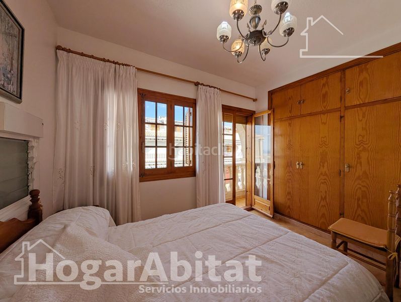 Foto 232fb29f-ce90-46f6-8b61-66cc1010a816. Casa amb aparcament a Playa Tamarit-Playa Lissa Santa Pola