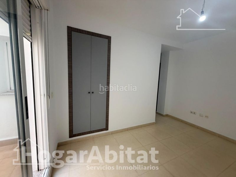 Foto 1df4d810-80f1-47b4-aabc-73ffc0ee81bd. Pis a playa puerto de Sagunto Sagunt