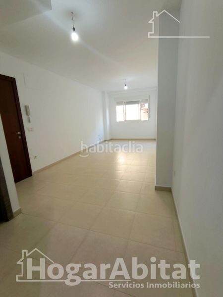 Foto 40af9aff-d23b-4596-b18d-731d52e8c72d. Pis a playa puerto de Sagunto Sagunt