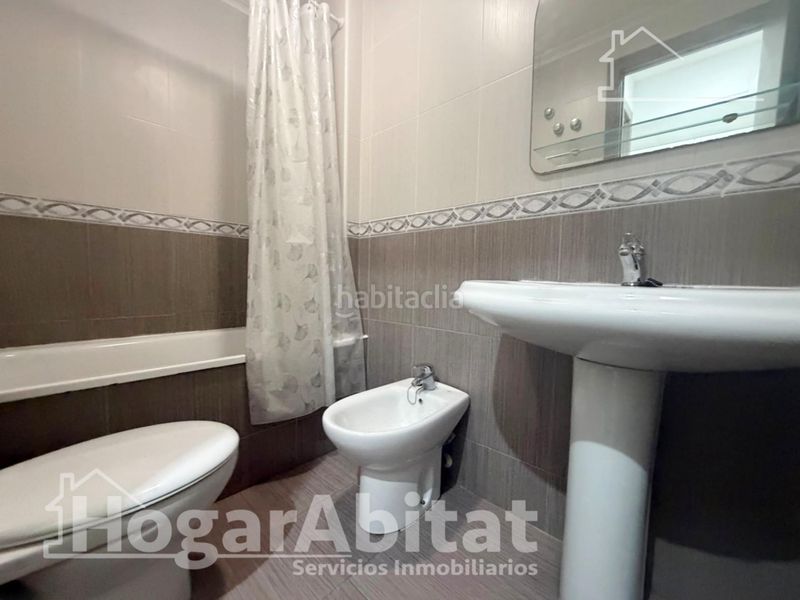 Foto b96953bd-2cb1-4fc0-91ca-933b50069ccf. Pis a playa puerto de Sagunto Sagunt