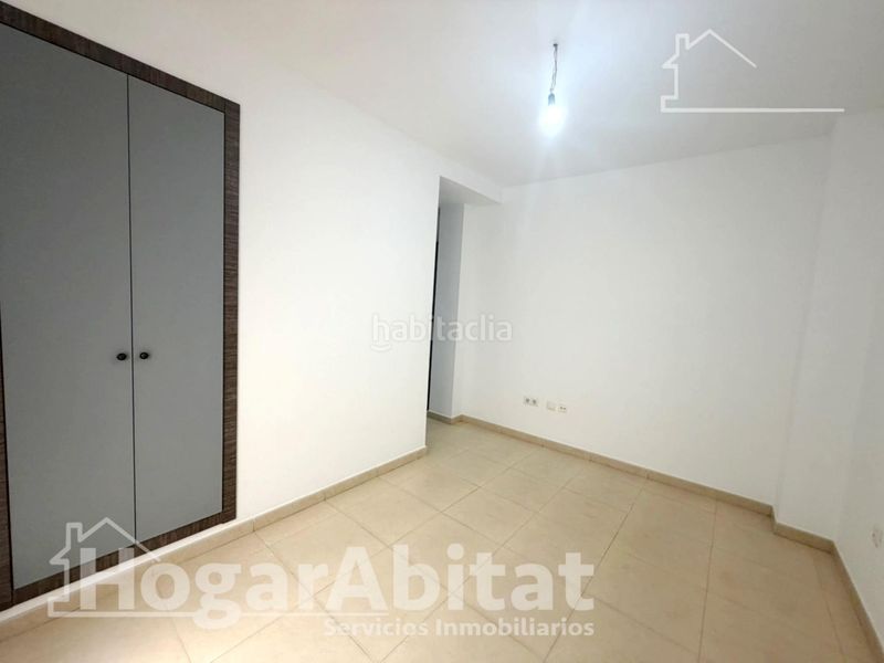 Foto c6e3ad8a-d453-4978-b6ea-c1bf65ca76e8. Pis a playa puerto de Sagunto Sagunt
