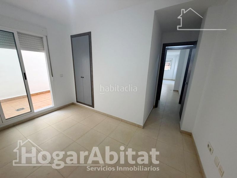 Foto d29d6ff3-9daa-43e7-94c4-0216e2fc5305. Pis a playa puerto de Sagunto Sagunt