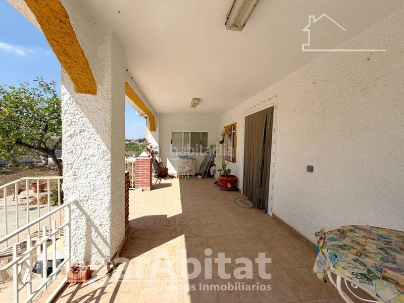 Foto 0fe89a31-9362-4597-b91b-ca80a39cae81. Chalet  con piscina, garaje y terraza en Urbanizaciones Llíria