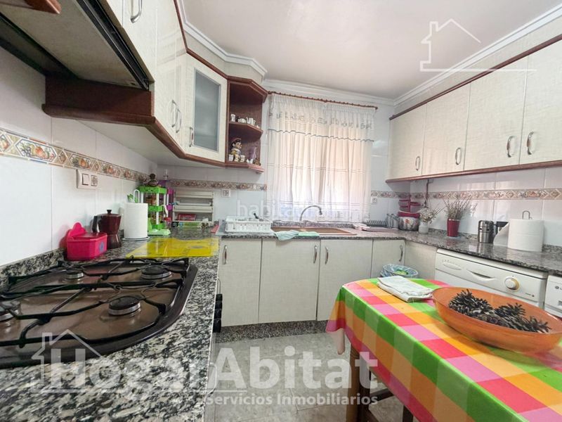 Foto 18760d76-90ce-4a2b-8be0-5ad563cdee3e. Chalet  con piscina, garaje y terraza en Urbanizaciones Llíria