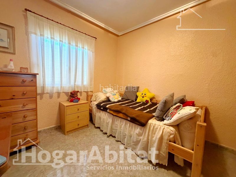 Foto 283c1426-3d18-4da8-b229-27fa1de98df3. Chalet  con piscina, garaje y terraza en Urbanizaciones Llíria