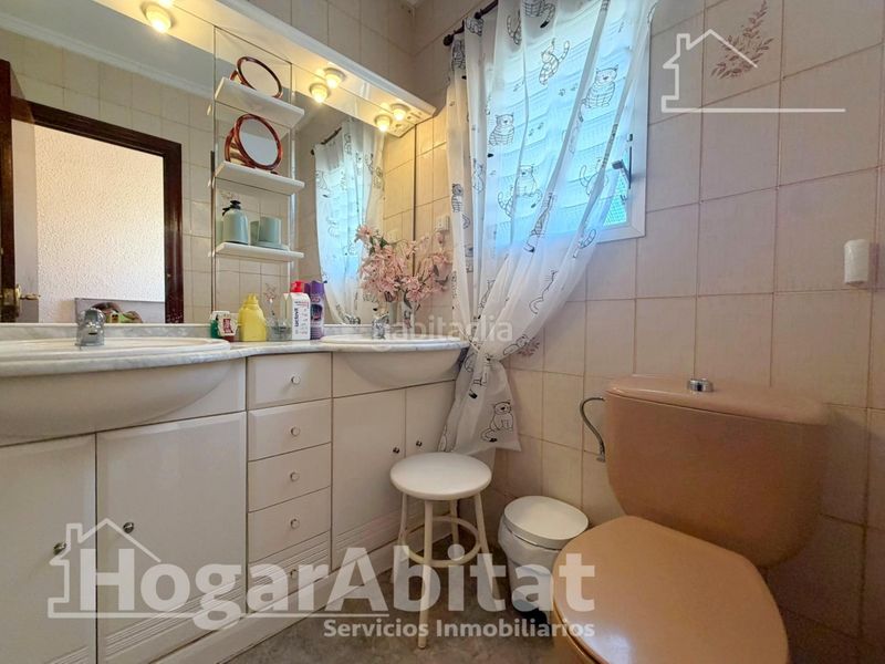 Foto 55735e47-1377-45bd-bd45-a3aea4ceb35f. Chalet  con piscina, garaje y terraza en Urbanizaciones Llíria