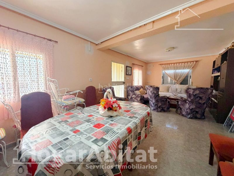 Foto a36d8dc5-503e-4386-8f37-fdc19c710f9e. Chalet  con piscina, garaje y terraza en Urbanizaciones Llíria