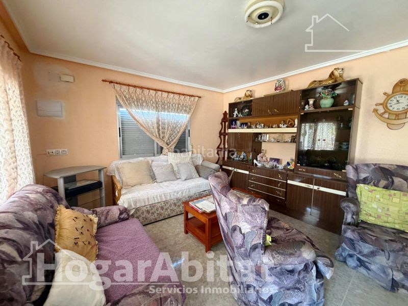 Foto b40accca-0ab5-4a77-a15c-e0daf4031446. Chalet  con piscina, garaje y terraza en Urbanizaciones Llíria
