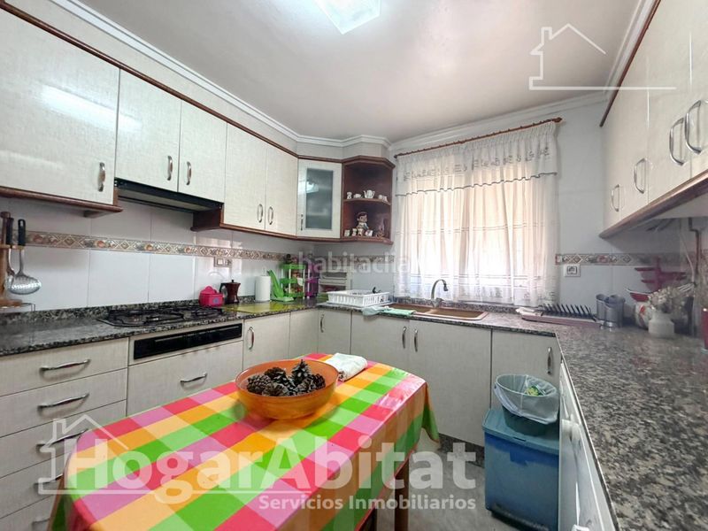 Foto ba5848e0-f0d4-4690-b6e6-296839501773. Chalet  con piscina, garaje y terraza en Urbanizaciones Llíria