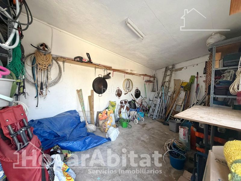 Foto c90dc9b4-8400-4cce-9a6f-07efee04256a. Chalet  con piscina, garaje y terraza en Urbanizaciones Llíria