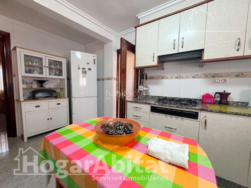 Foto ca2f6877-4188-40bd-a39a-14d38e331ec7. Chalet  con piscina, garaje y terraza en Urbanizaciones Llíria