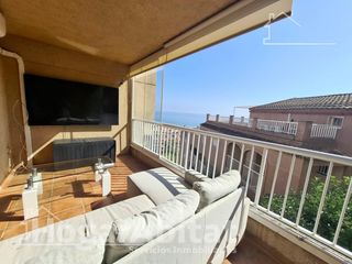 Pis  Calle nevers. Visitas al mar! muy amplio con terraza, piscina y parking