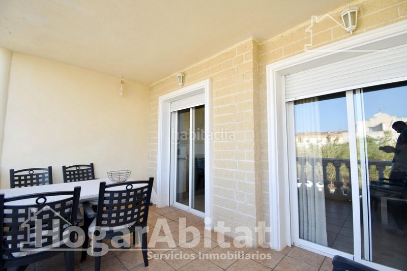 Foto fd76306a-79a6-48ed-bbbf-5c26201f4e0e. Casa adossada amb aparcament piscina a Oliva playa Oliva