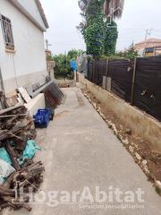 Xalet  Calle trébol urbanización pla del sol. Chalet con piscina, garaje y barbacoa con muchas posibilidades