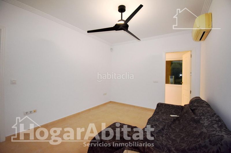 Foto 9eed1125-8e4a-4799-afa9-ce81fdc3d79f. Xalet amb aparcament piscina a Beniarbeig