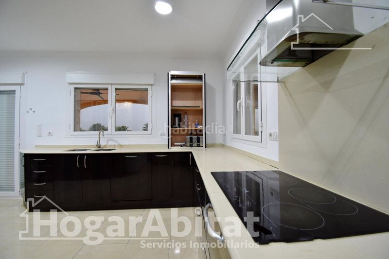 Foto b7d32240-45ee-4eb4-a52e-c3eb710705d9. Xalet amb aparcament piscina a Beniarbeig