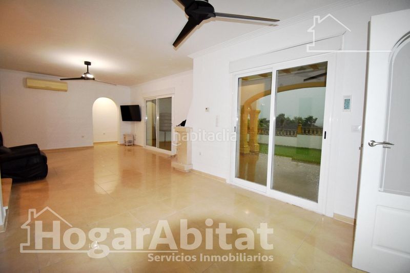 Foto ff216fb5-cf9a-40ce-b29f-431e3158d6cd. Xalet amb aparcament piscina a Beniarbeig
