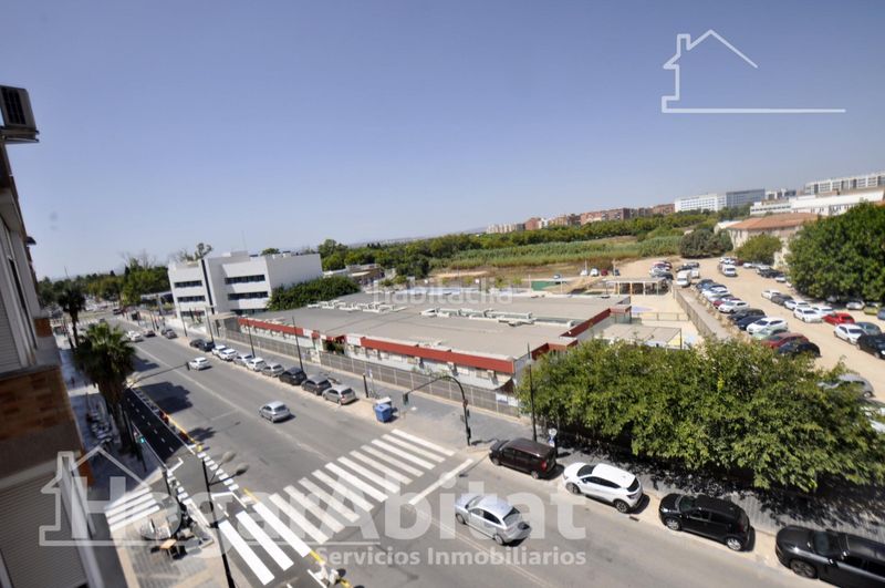 Foto d5e4f8f5-f95c-4de1-b224-f0377c7ccfe6. Pis amb calefacció aparcament a L´Hort de Senabre Valencia