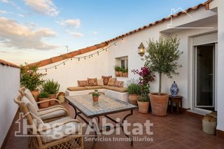 Dachwohnung  Calle tarongers. Precioso átio con terraza y tres balcones