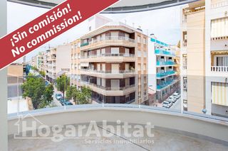 Flat  Calle ramon gallud. Vivienda de lujo con piscina, terraza y balcón cerca de la playa