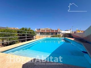 Casa  Calle blasco ibañez. !gran vivienda! espaciosa con trastero, terraza solarium, barbac