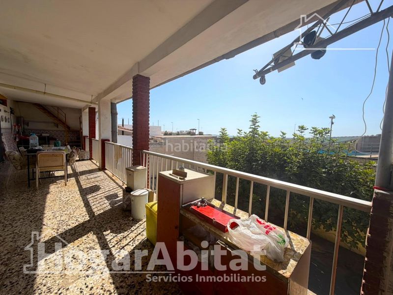 Foto 849d2945-2ddd-4281-a43e-339772b0b8ba. Casa amb aparcament piscina a Benaguasil