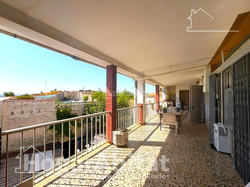 Foto f1df70ee-5232-426c-a074-c6ff318c9b06. Casa amb aparcament piscina a Benaguasil