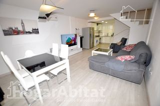 Zweistöckige Wohnung  Avenida mar. Reformado con piscina junto a la playa