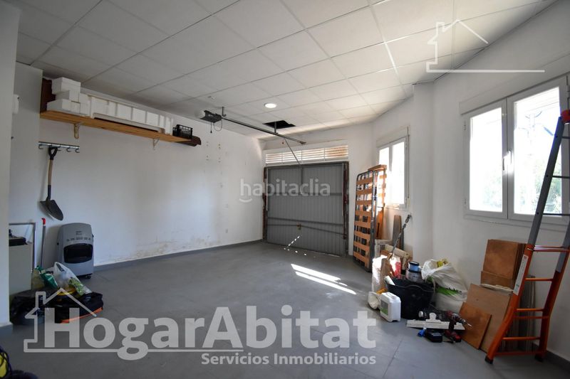 Foto 2526df34-b20e-4284-a4fe-8a7c3d73ca44. Casa adossada amb aparcament a Guardamar