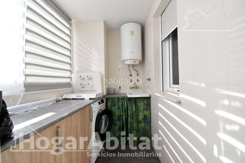 Foto 3f44ada2-16a3-401e-ba75-4e20d57e3036. Casa adossada amb aparcament a Guardamar