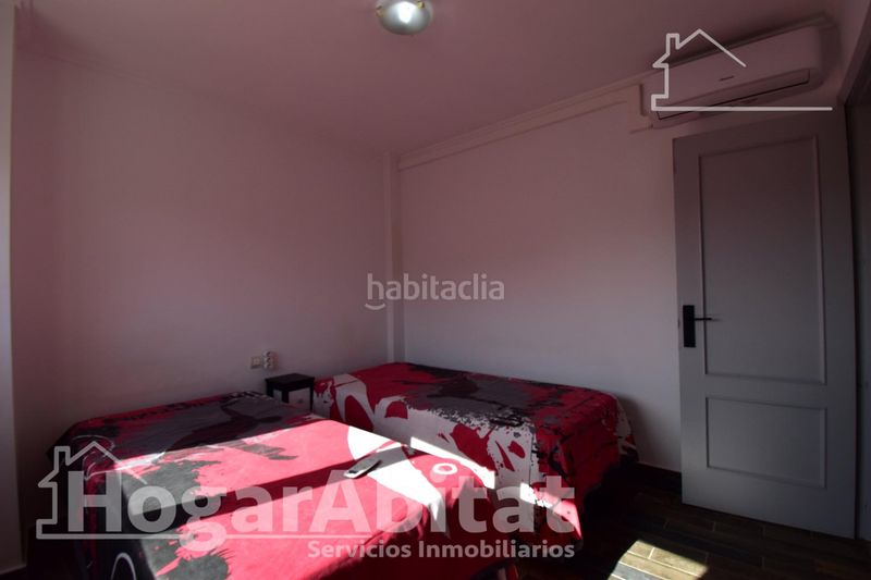 Foto 40d93c4d-9b40-46d4-965c-f53c60372c02. Casa adossada amb aparcament a Guardamar