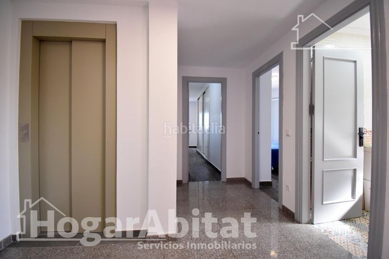 Foto 5c69e36e-2780-477d-bcfc-f72433bd4691. Casa adossada amb aparcament a Guardamar
