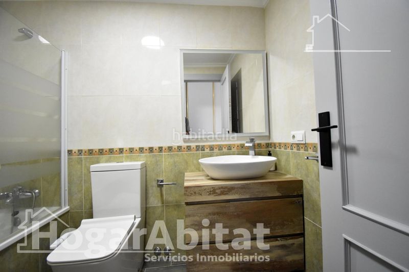 Foto 789add13-d8fa-445b-916e-14b33fbd1f02. Casa adossada amb aparcament a Guardamar