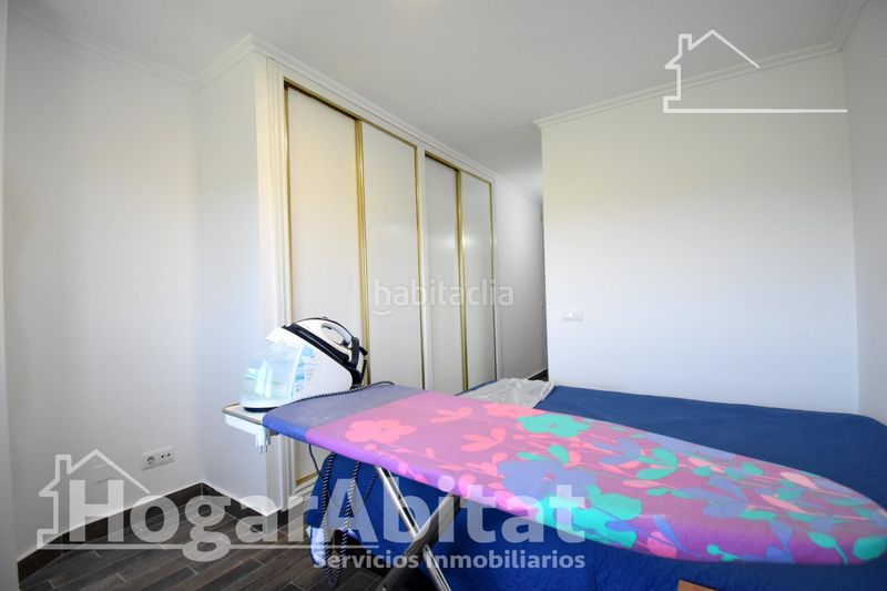 Foto c78d928c-dffd-4748-8f7f-c9c02a970896. Casa adossada amb aparcament a Guardamar