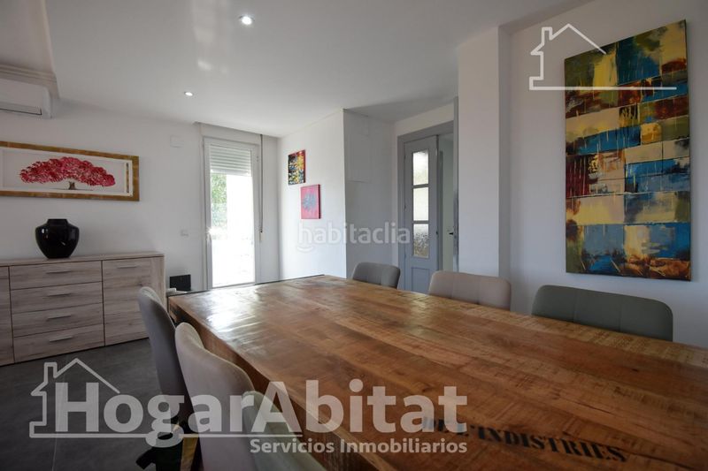 Foto d2d45323-4a82-4915-8df2-d71637ff8df9. Casa adossada amb aparcament a Guardamar