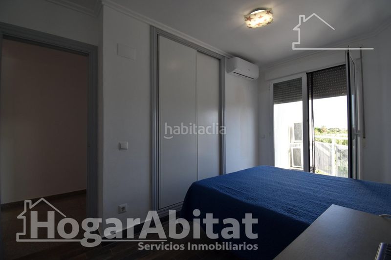 Foto e1e6b39f-9dd4-4eb6-9225-5a32efdee1da. Casa adossada amb aparcament a Guardamar