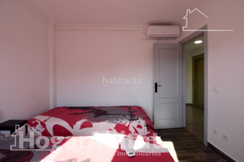 Foto e59b537c-fd23-4345-85c4-5249cad4a1ac. Casa adossada amb aparcament a Guardamar