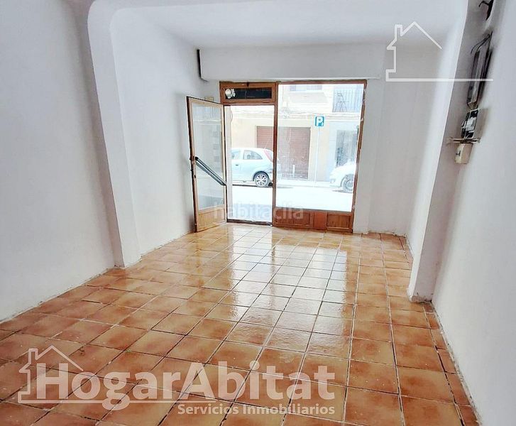 Foto 644f9555-f5ec-4450-885d-9482c16a3a06. Local comercial oportunidad de inversión! local comercial luminoso y económico para reformar en Valencia