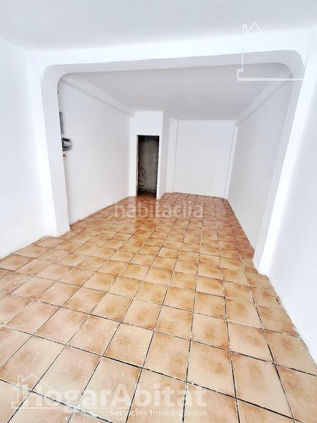 Foto 780fcf85-d8cb-4da3-b1be-6325ed782700. Local comercial oportunidad de inversión! local comercial luminoso y económico para reformar en Valencia