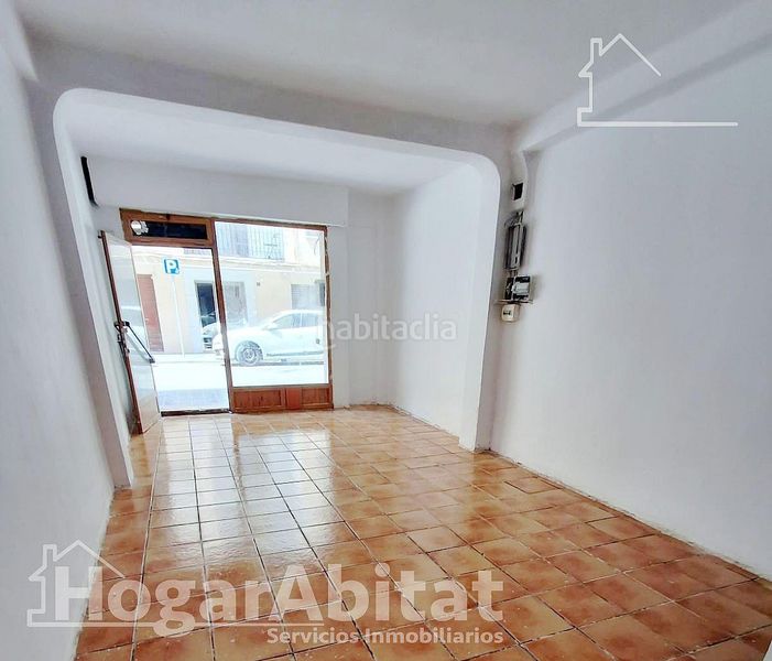 Foto f32bea0b-26a9-45d4-bc83-98418a6b6075. Local comercial oportunidad de inversión! local comercial luminoso y económico para reformar en Valencia